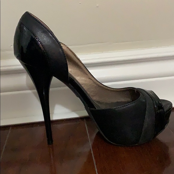 Qupid Heels - Picture 2 of 3